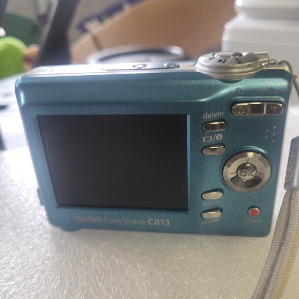 Kodak Easyshare C813 Camera - Picture 2 of 7
